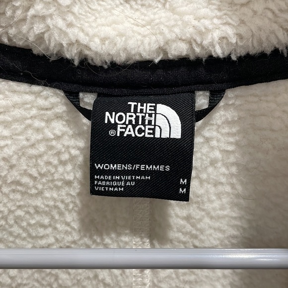 Women’s North Face Jacket - Picture 2 of 2